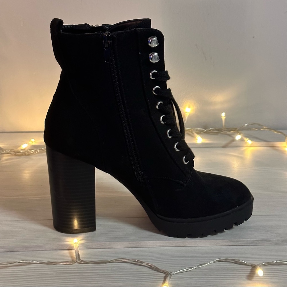 Forever 21 Black Lace-Up Chunky Heel Ankle Boots - Picture 7 of 8